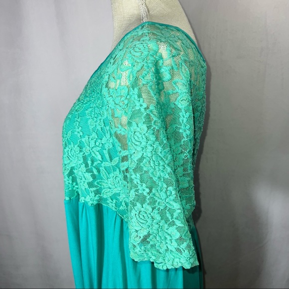 ▪️Lace Top Tunic - Picture 4 of 10